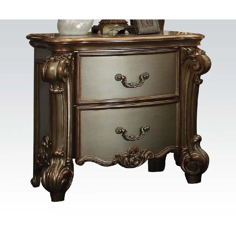 Vintage and Traditional Nightstand with 2 Drawers Antique Contrast Finish Luxurious Hand-crafted